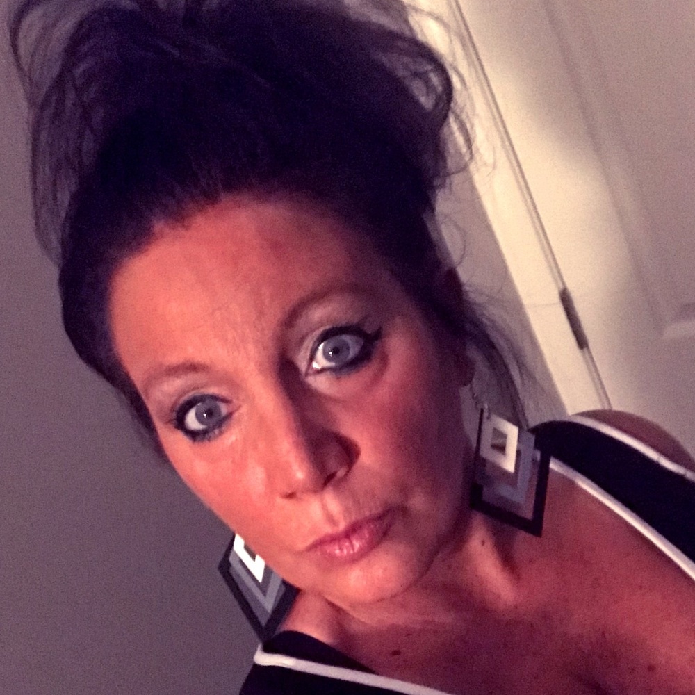 Meet your Posher, Becci